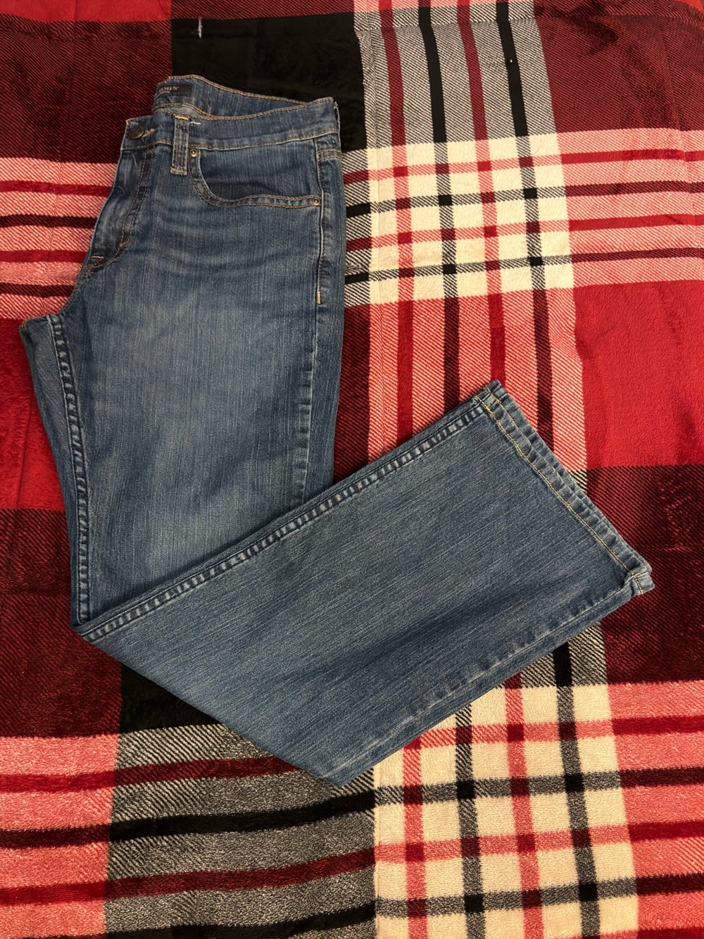 Relaxed bootcut Men's Denim Jeans in Medium Blue